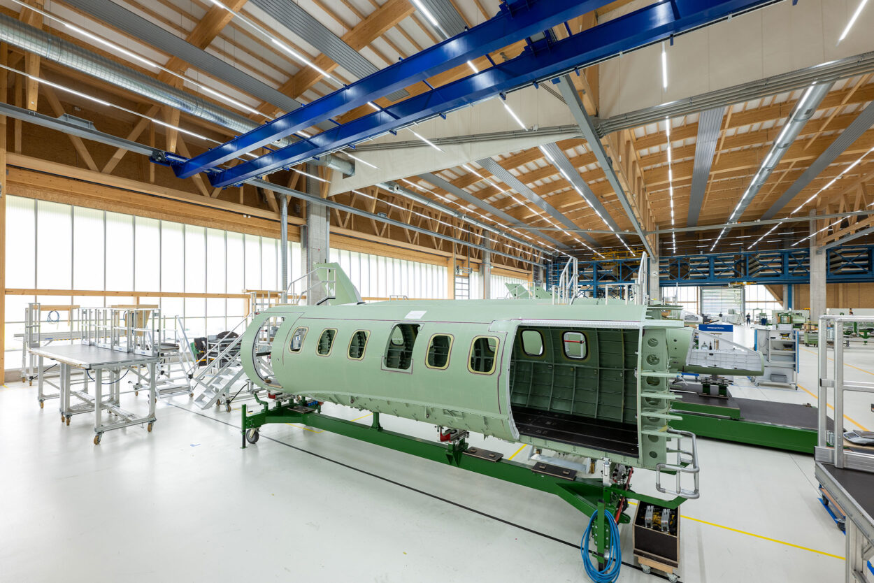 Kompetenzcenter, Pilatus Flugzeugwerke AG, Buochs NW, Industrie- und Gewerbebau, Architektur