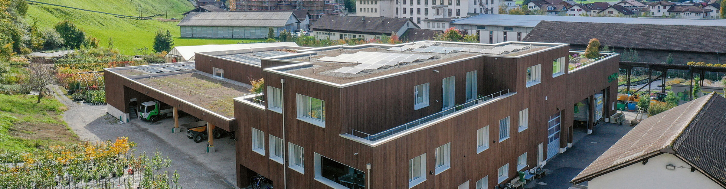 Logistikgebäude mit Dachwohnung, Kündig Baumschulen AG, Ibach SZ