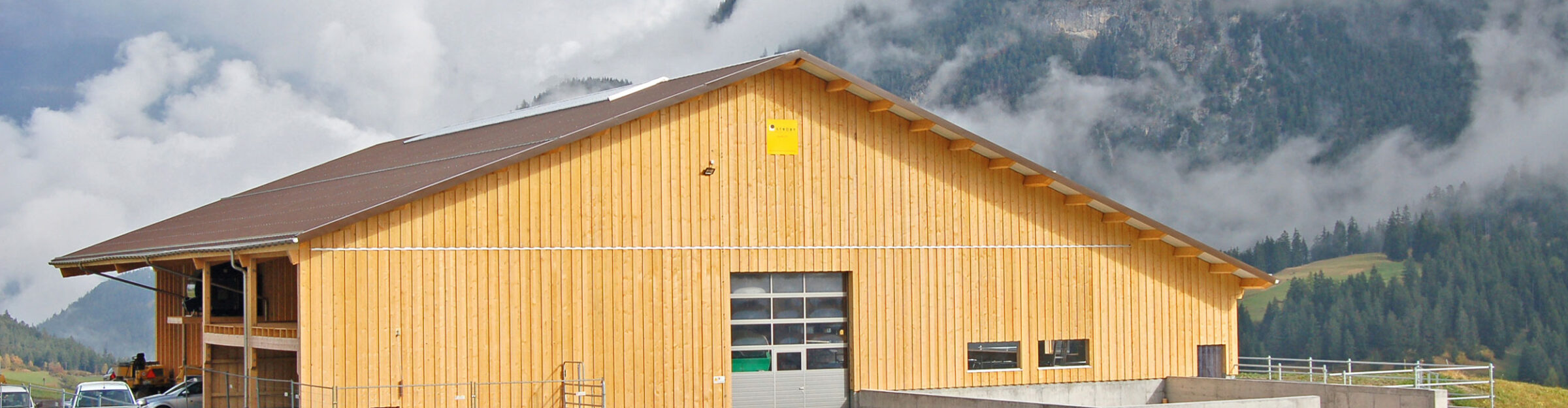 Laufstall mit Futterlagerung, Salouf GR