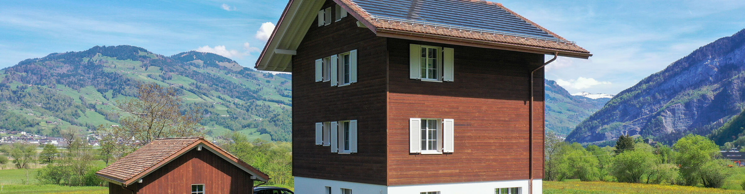 Dachgeschoss, Holzfassade und Garagengebäude Ersatzneubau Wohnhaus inklusive Stallsanierung, Lauerz SZ