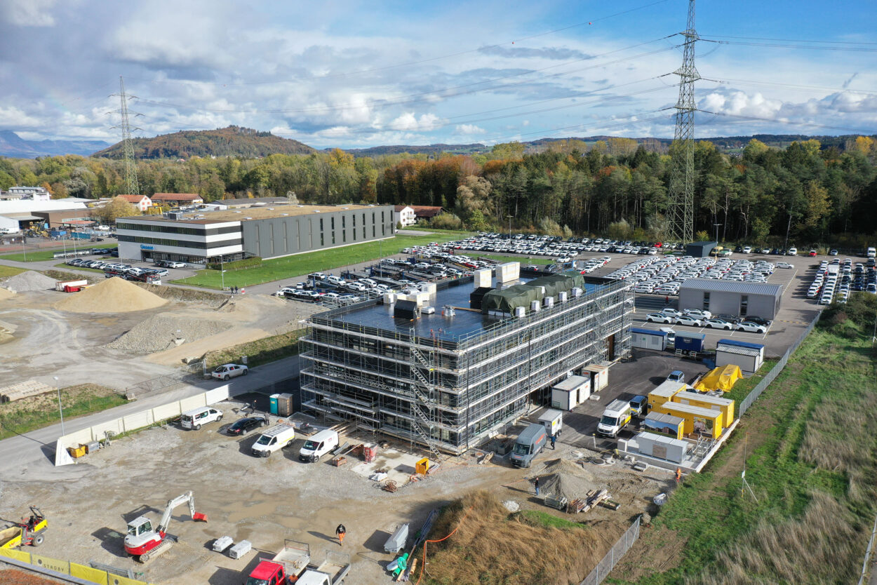 Gewerbegebäude, UBS Fund Management (Switzerland) AG, Atlas Copco (Schweiz) AG, Studen BE, Industrie- und Gewerbebau
