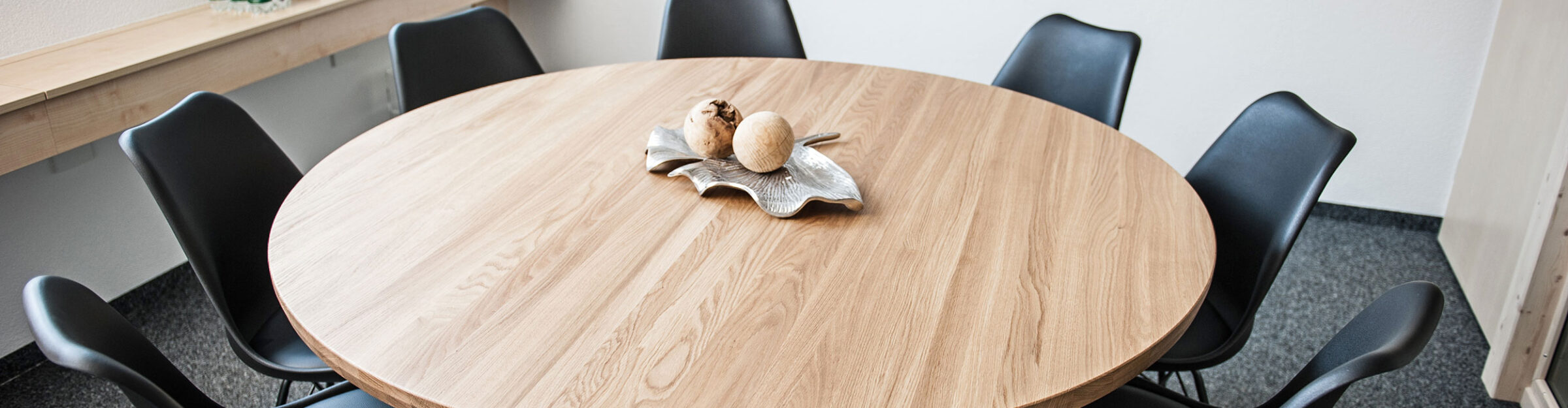 Innenausbau, Möbel, Tische