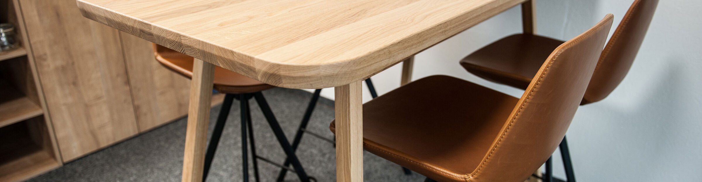 Innenausbau, Möbel, Tische