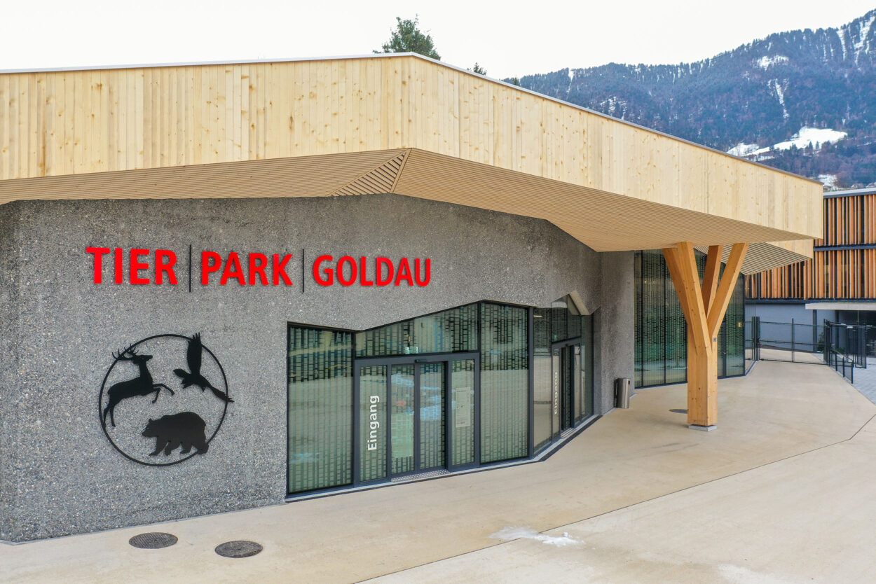 Eingangsbereich Natur- und Tierpark Goldau SZ Holzbauaufträge