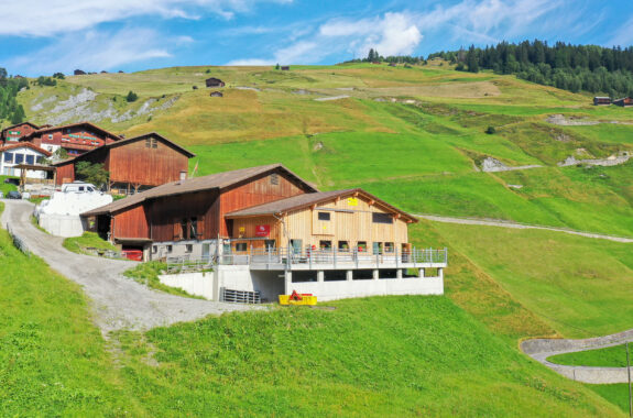 Mutterkuhstall, Um- und Anbau, Curaglia GR