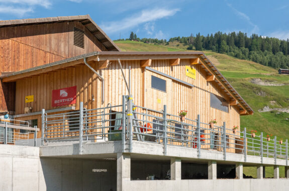 Mutterkuhstall, Um- und Anbau, Curaglia GR