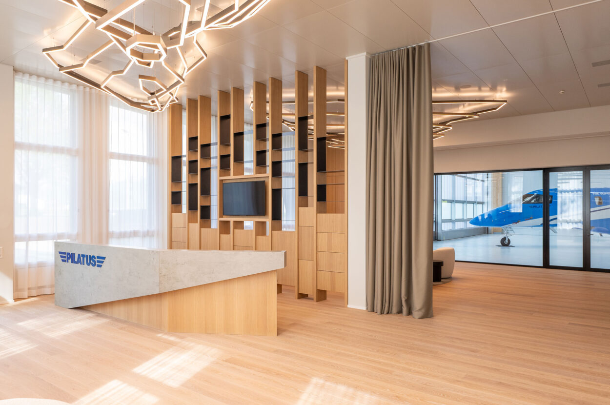 Gewerbegebäude, Pilatus Flugzeugwerke AG, Buochs NW