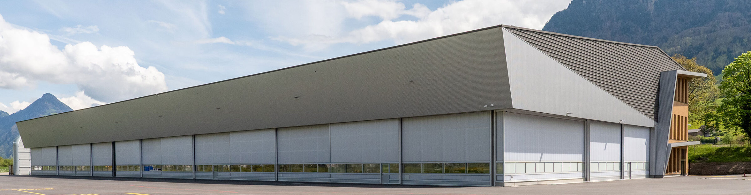 Gewerbegebäude, Pilatus Flugzeugwerke AG, Buochs NW