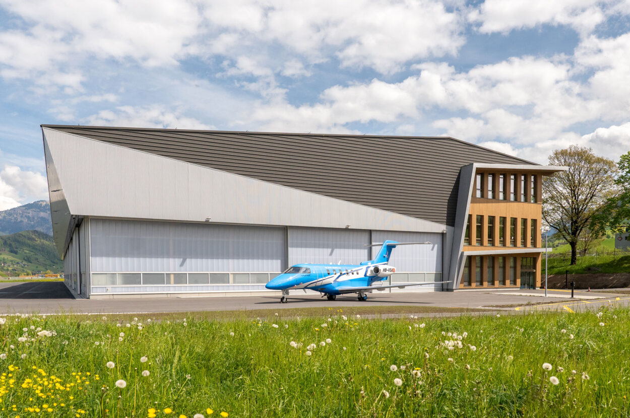 Gewerbegebäude, Pilatus Flugzeugwerke AG, Buochs NW