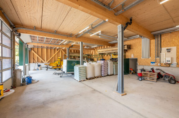 Gewerbegebäude, Rosafio Giovanni Gartenbau, Altendorf SZ