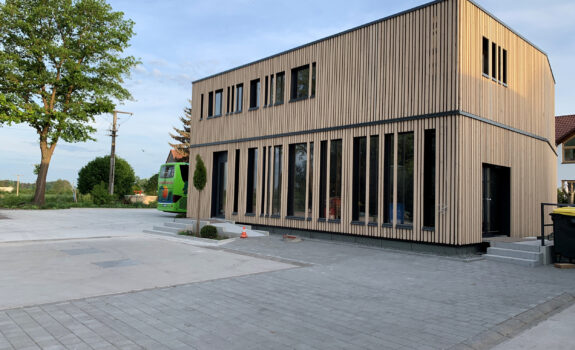 Holzpavillon, Hormann-Reisen GmbH, Augsburg DE