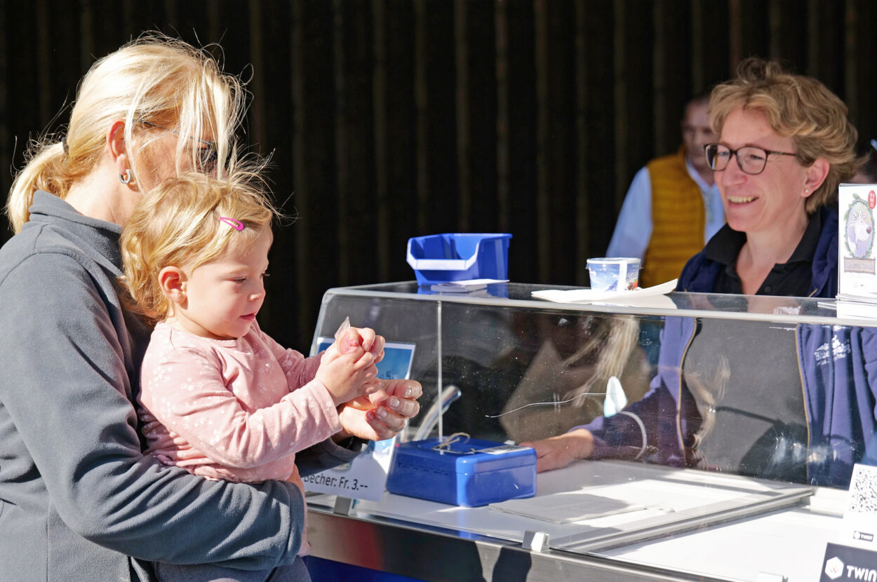 Geschäftszentrum Urmiberg GZU, Seewen SZ, Eröffnung