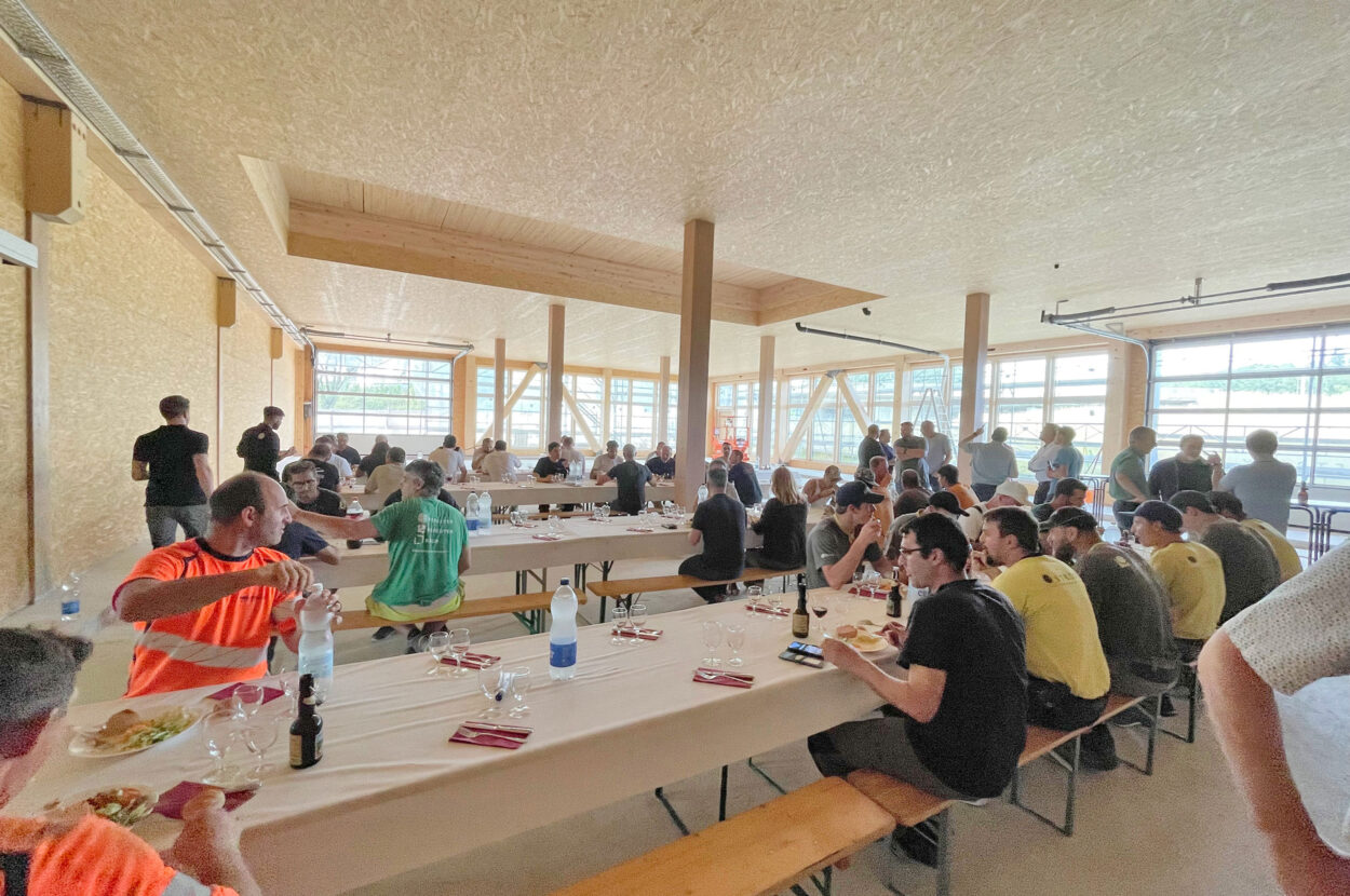 Geschäftshaus, Balti Center Bassersdorf, LANDI Züri Unterland, Aufrichte