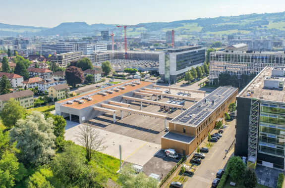Gewerbegebäude, Zugerland Verkehrsbetriebe ZVB AG und RDZ, Zug ZG