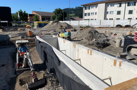 Portalwaschanlage, Schnellladestation und PV-Anlage, LANDI Aare, Genossenschaft, Konolfingen BE