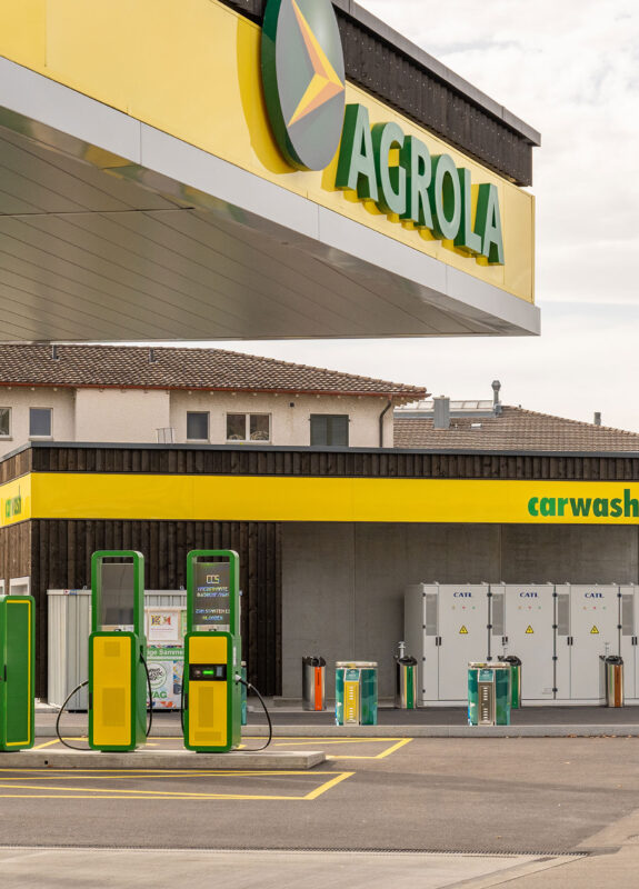 Portalwaschanlage, Schnellladestation und PV-Anlage, LANDI Aare, Genossenschaft, Konolfingen BE