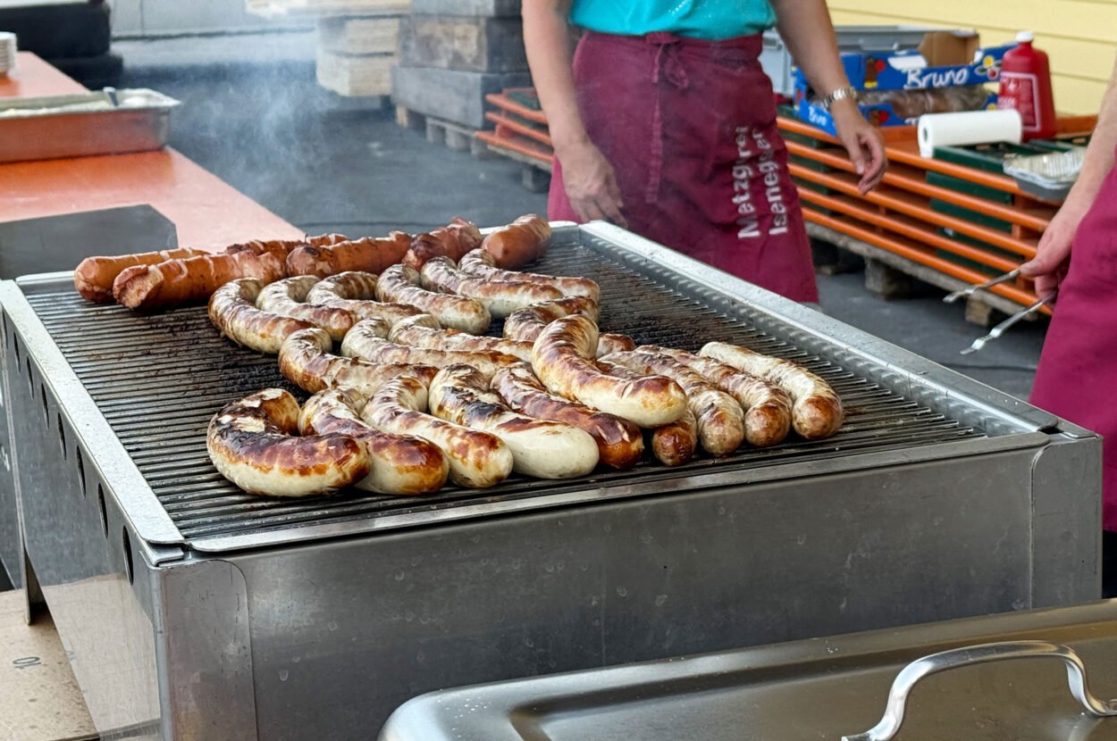 Grill mit meinen Grillwaren am Grillfest der Strüby Unternehmungen