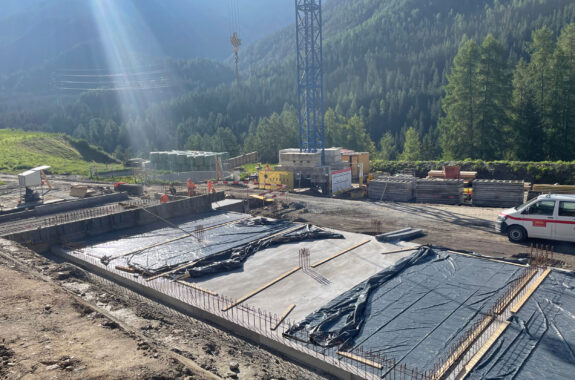 An- und Umbau Mutterkuhstall, Zernez GR