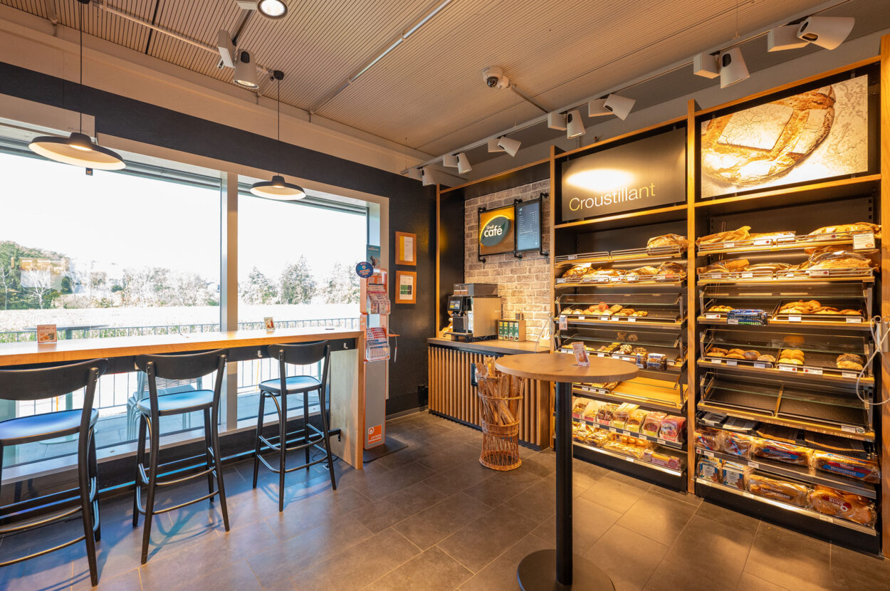 Tankstelle mit Shop, Artelia Suisse SA, Palézieux-Gare VD