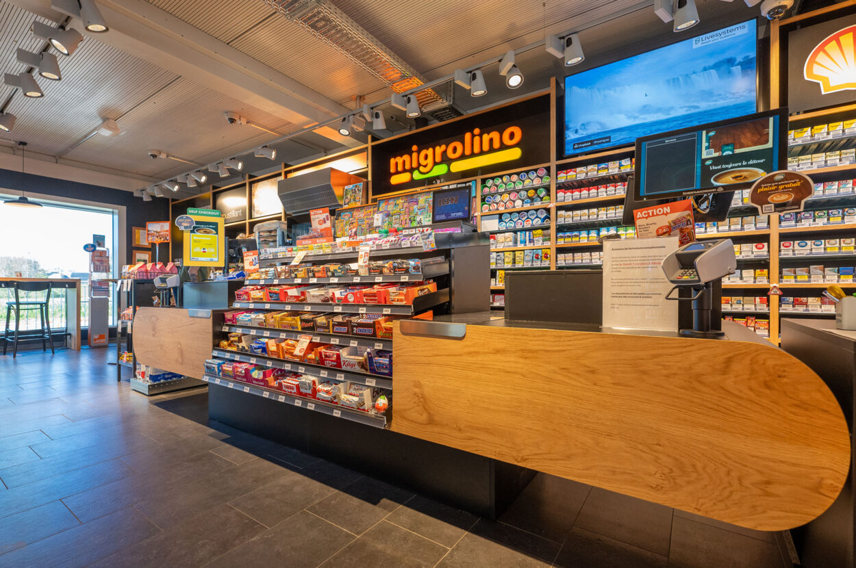 Tankstelle mit Shop, Artelia Suisse SA, Palézieux-Gare VD