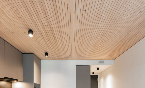 Mehrfamilienhaus AG für Planung und Realisation Pfäffikon SZ, Strattura Authentik Brettstapel