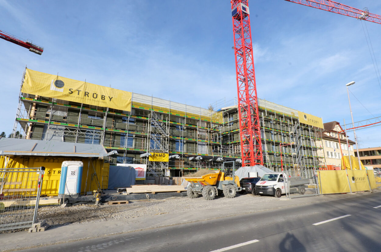 Mehrfamilienhäuser Schützenmattpark Inwil LU, Aufrichte