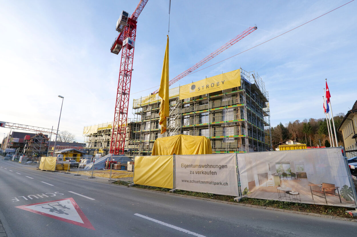 Mehrfamilienhäuser Schützenmattpark Inwil LU, Aufrichte