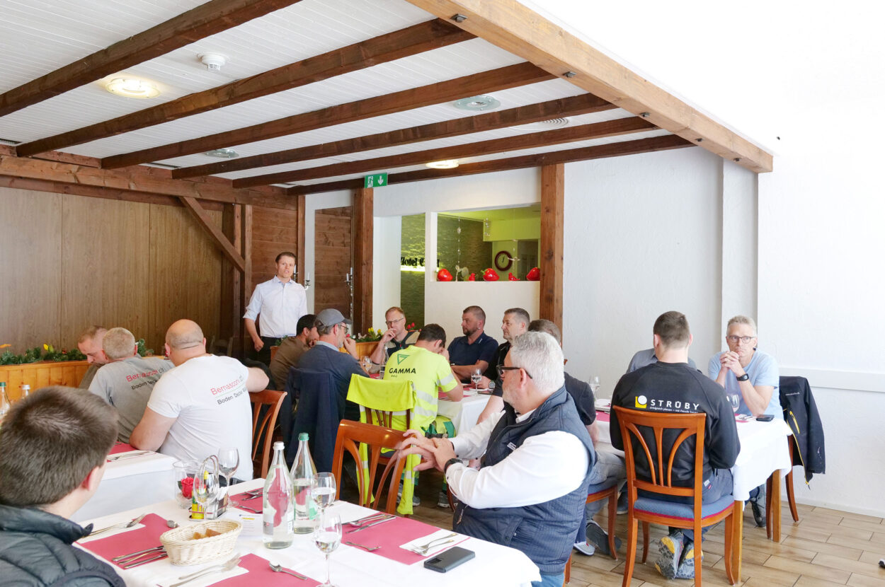 Mehrfamilienhaus «Klewenstock», Emmetten NW, Handwerkerzmittag