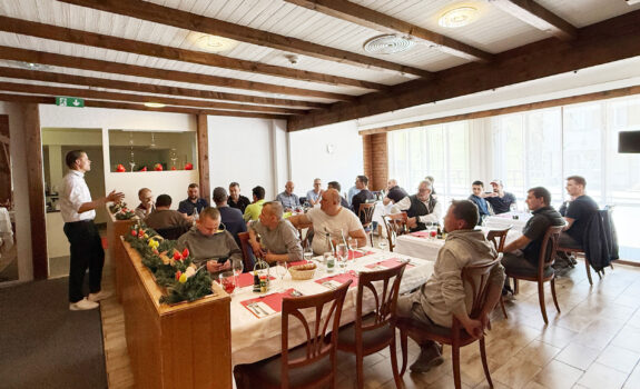 Mehrfamilienhaus «Klewenstock», Emmetten NW, Handwerkerzmittag