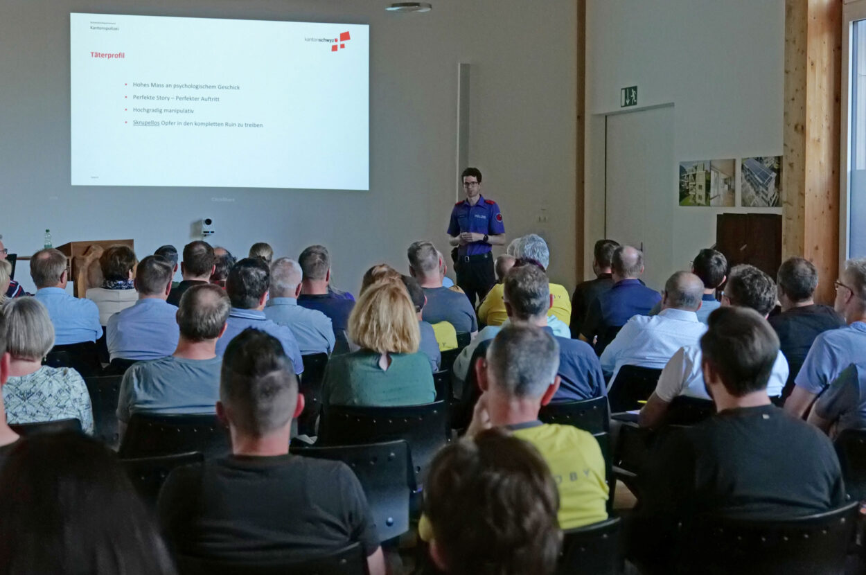 Strüby Feierabend Plus, Referat Cybercrime, Kantonspolizei Schwyz