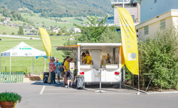 Strüby Feierabendtreff am fünfjährigen Jubiläum Geschäftszentrum Urmiberg GZU in Seewen SZ