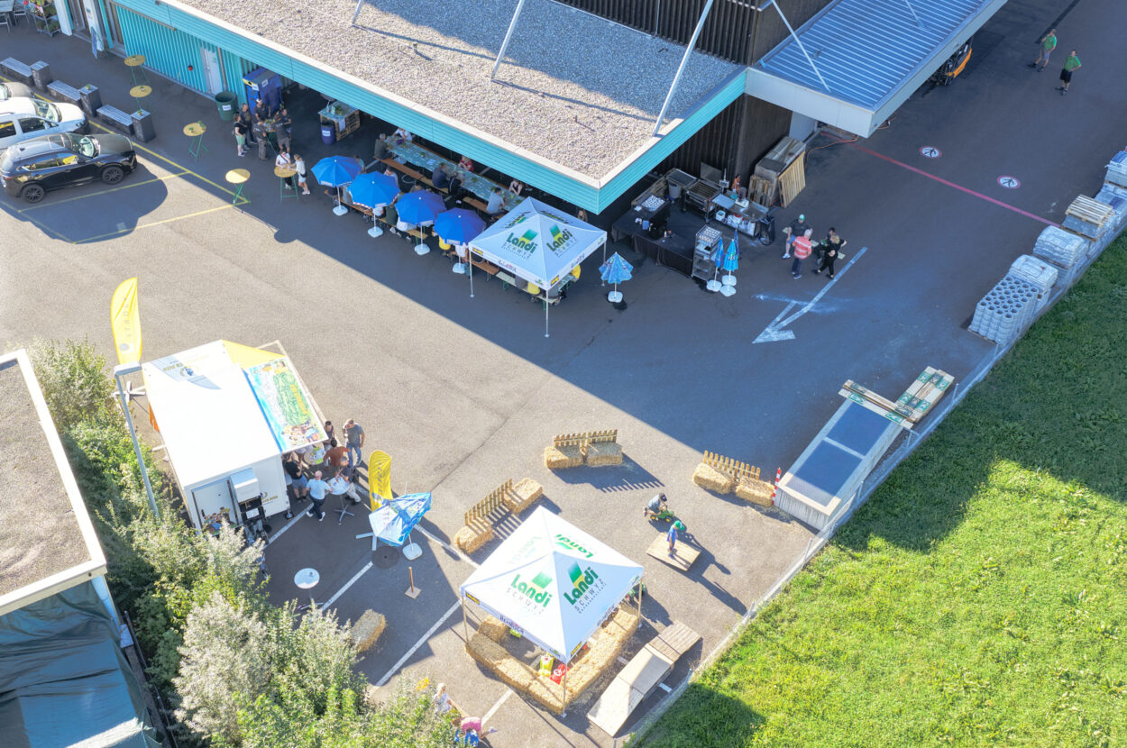 Strüby Feierabendtreff am fünfjährigen Jubiläum Geschäftszentrum Urmiberg GZU in Seewen SZ
