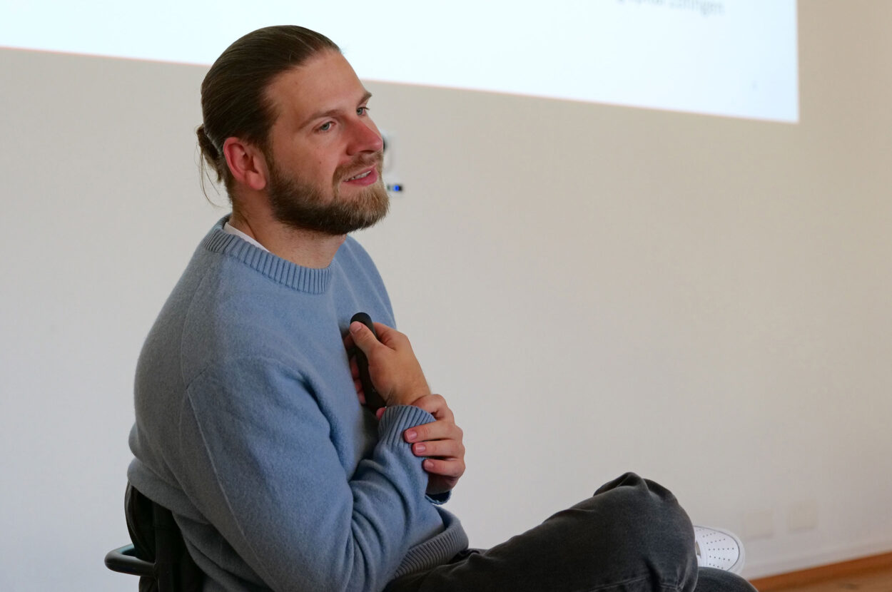 Feierabend Plus Vortrag von Mike Lackner bei Strüby